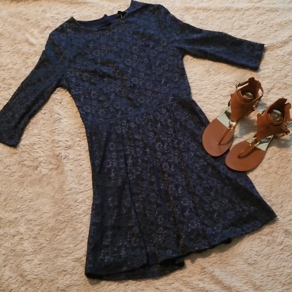 NEW! Victoria’s Secret NAVY BLUE KEYHOLE BACK LACE DRESS